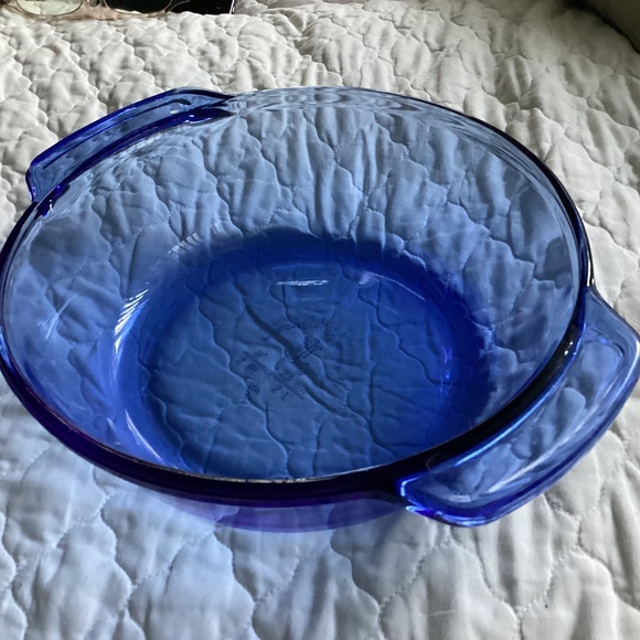 ANCHOR HOCKING COBALT BLUE TEMPERED GLASS 2 QT ROUND CASSEROLE DISH - Picture 1 of 6